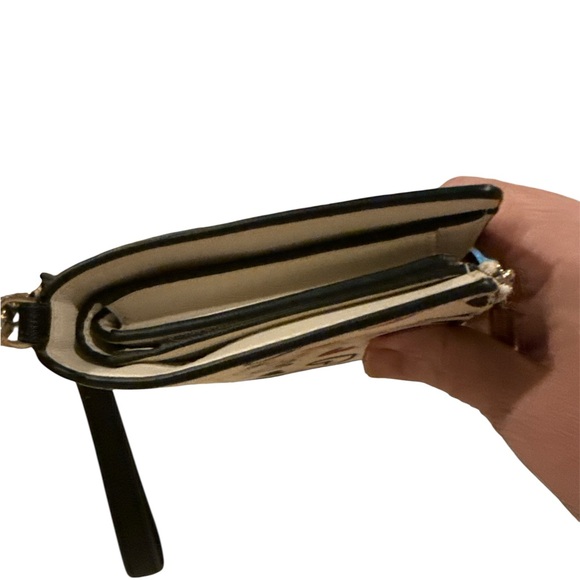 Kate Spade New York Scribble Hearts wallet or wristlet. - Picture 5 of 7